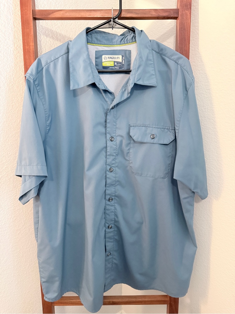Magellan Outdoors Blue Short-Sleeve Button-Down Loose Fit Camp Shirt